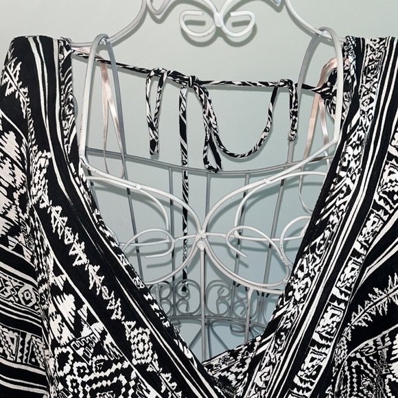 Miley + Molly black and white patterned maxi dress/beach cover up - Picture 3 of 6